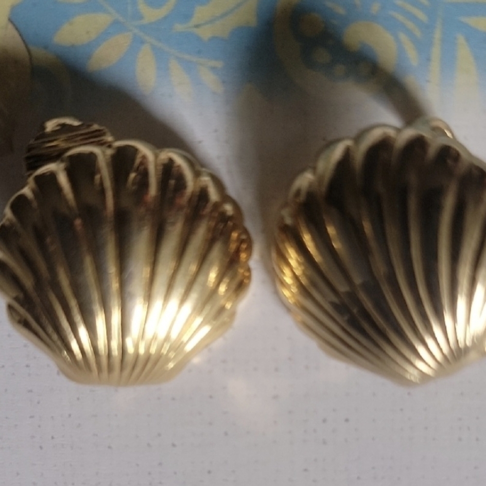 Gold Shell Earrings - image 2